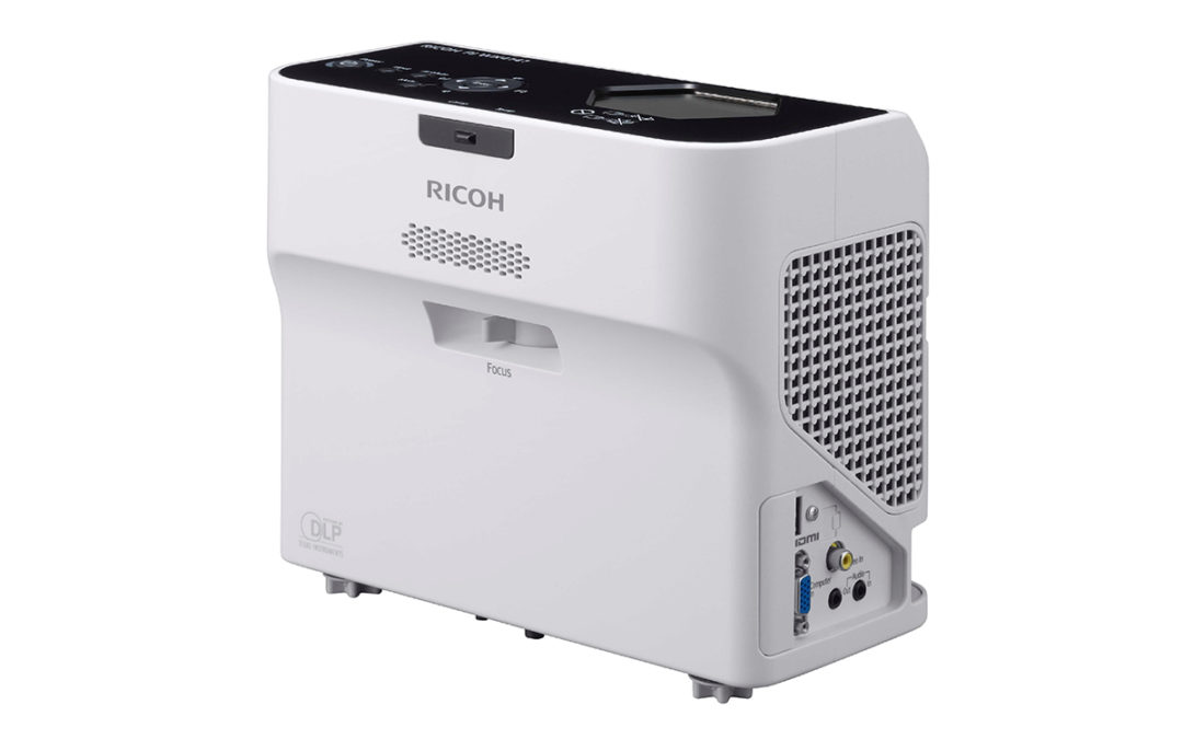 Ricoh lanceert twee nieuwe ultra short throw projectoren