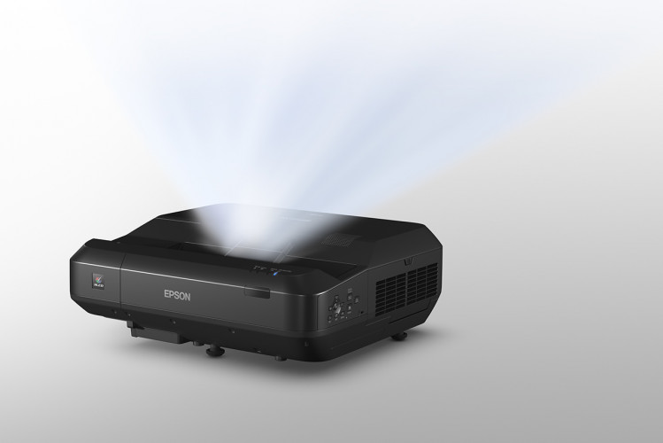 Epson introduceert eerste laserprojector met ultrakorte projectieafstand voor thuisomgevingen
